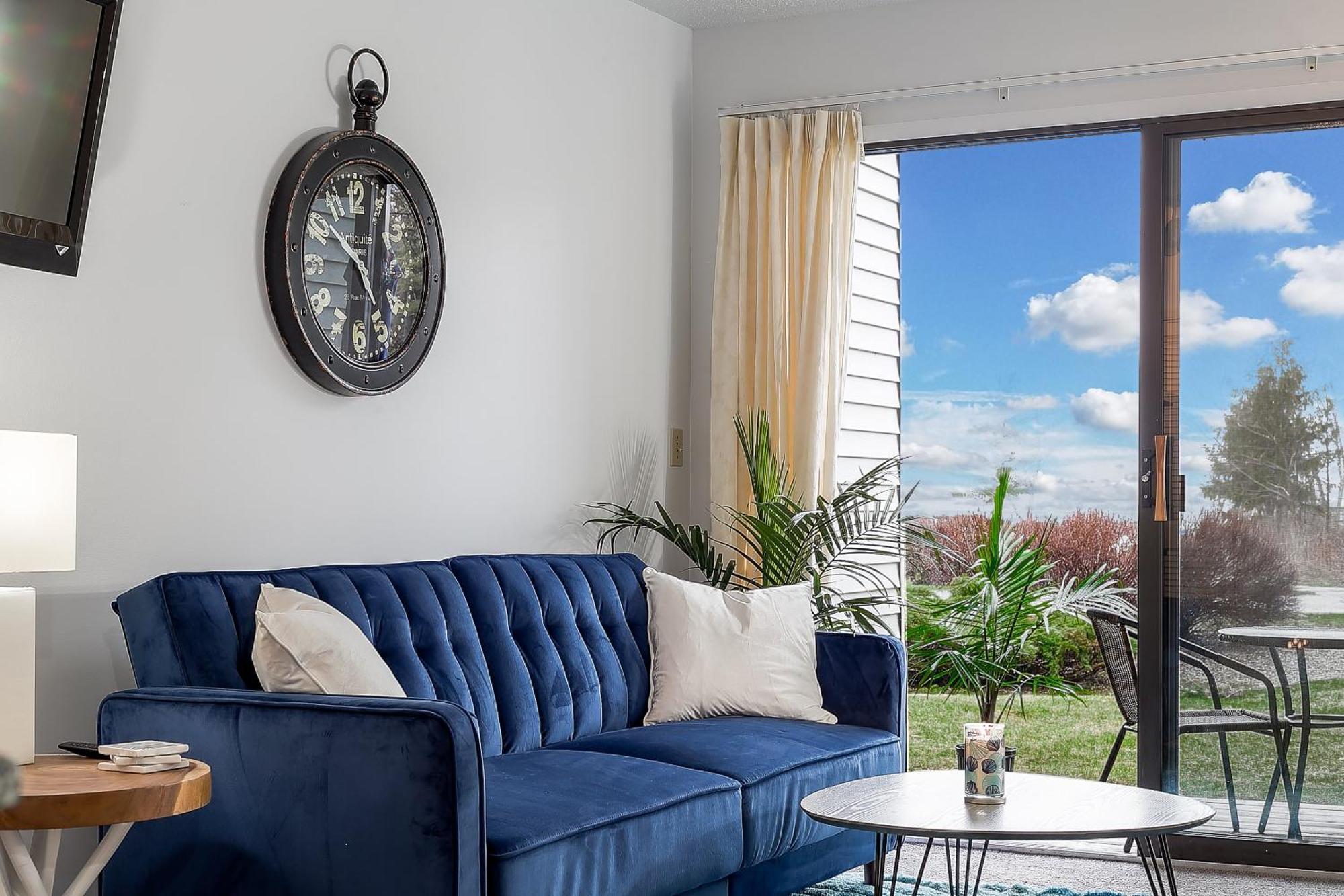 Beautiful Lake View Studio Condo At The Shores Traverse City Kültér fotó