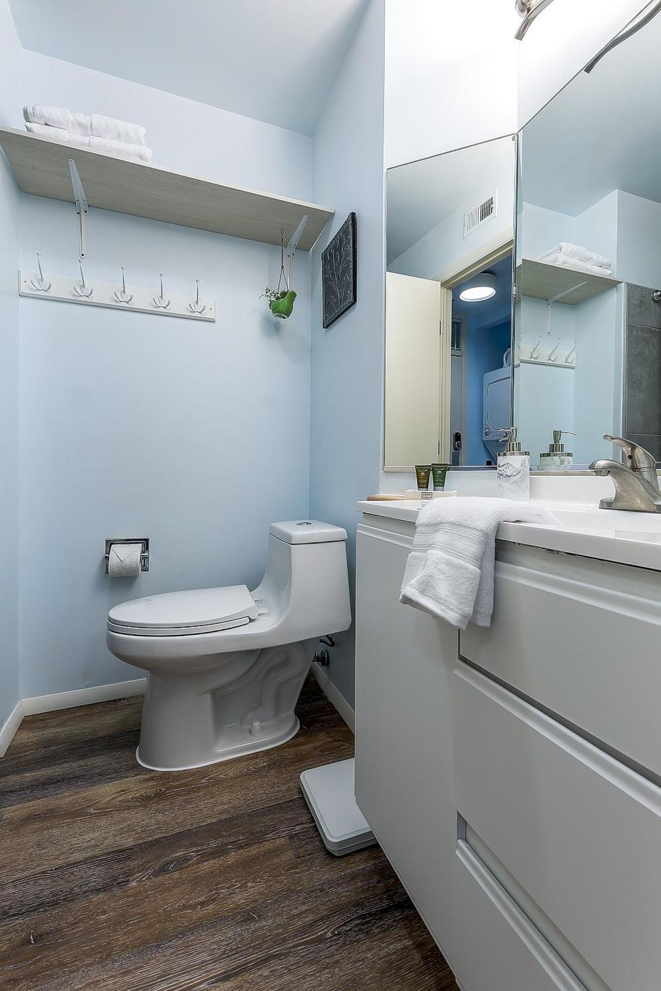 Beautiful Lake View Studio Condo At The Shores Traverse City Kültér fotó